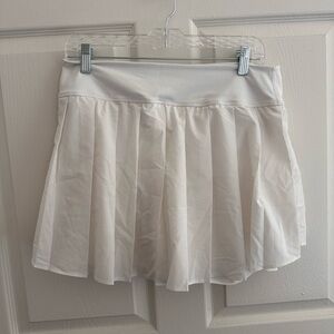 Pleated White Women's Skort - Classic Tennis Style